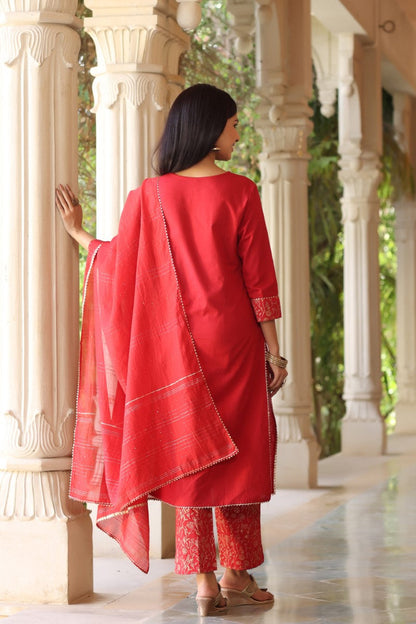 Women's Cotton Blend Printed Kurta Pant Dupatta Set