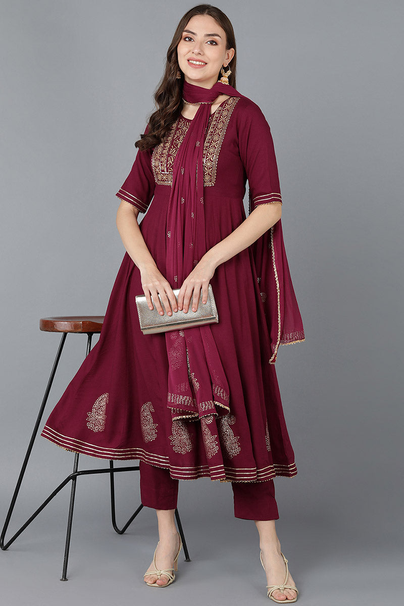 Women's Silk Blend Embroidered Kurta Pants With Dupatta