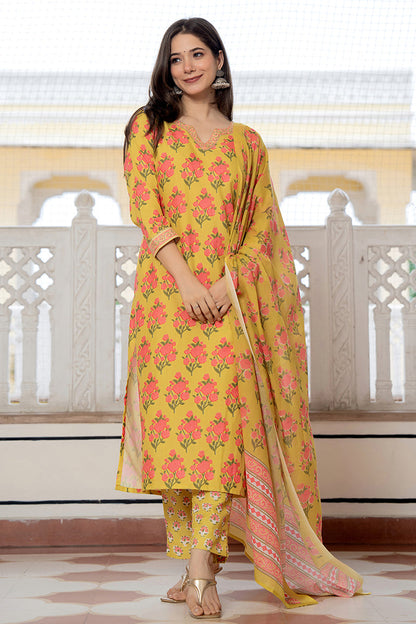 Women's Green Rayon Blend Floral Printed Straight Kurta Trouser With Dupatta