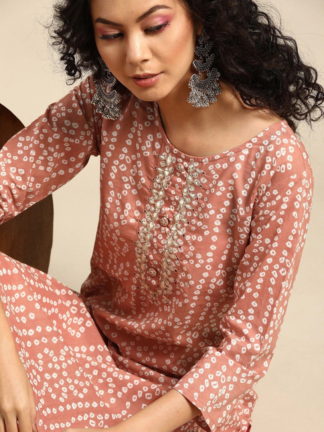 Women's Mauve & White Bandhani Printed Cotton Kurta