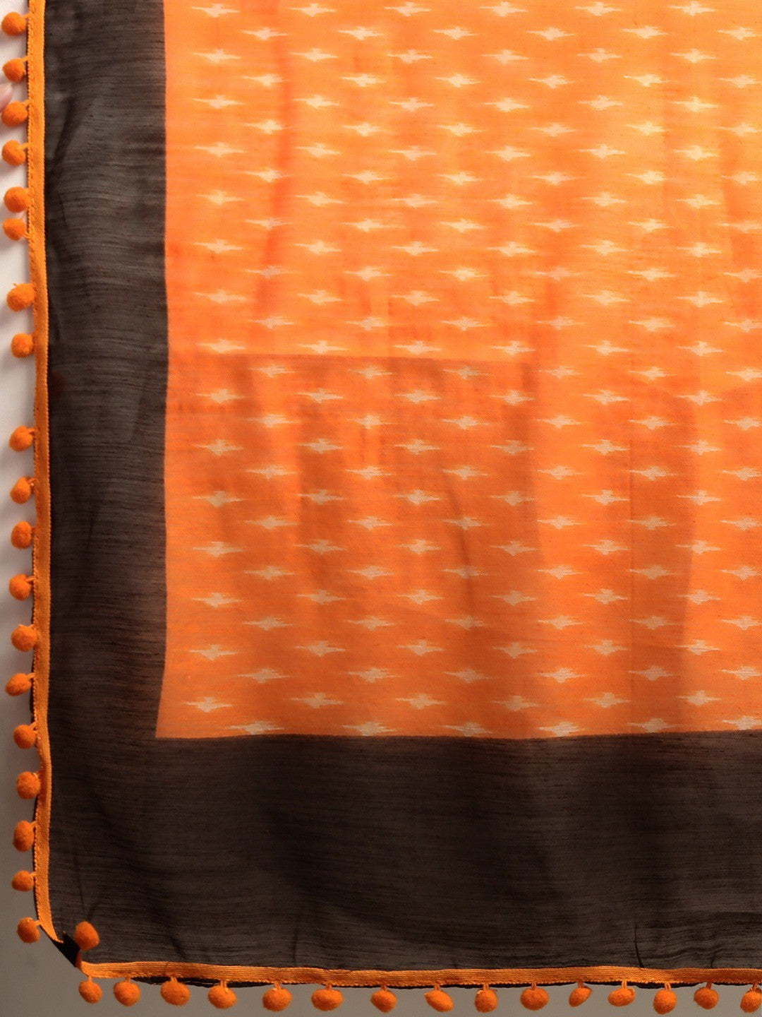 Women's OrangeÃ¢Â  Art Silk Printed Saree
