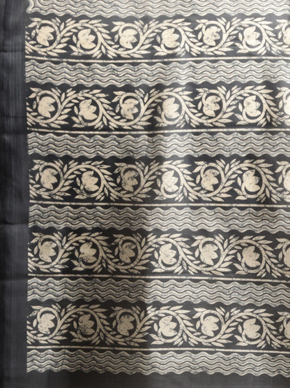 Women's BlackÃ¢Â  Art Silk Printed Saree