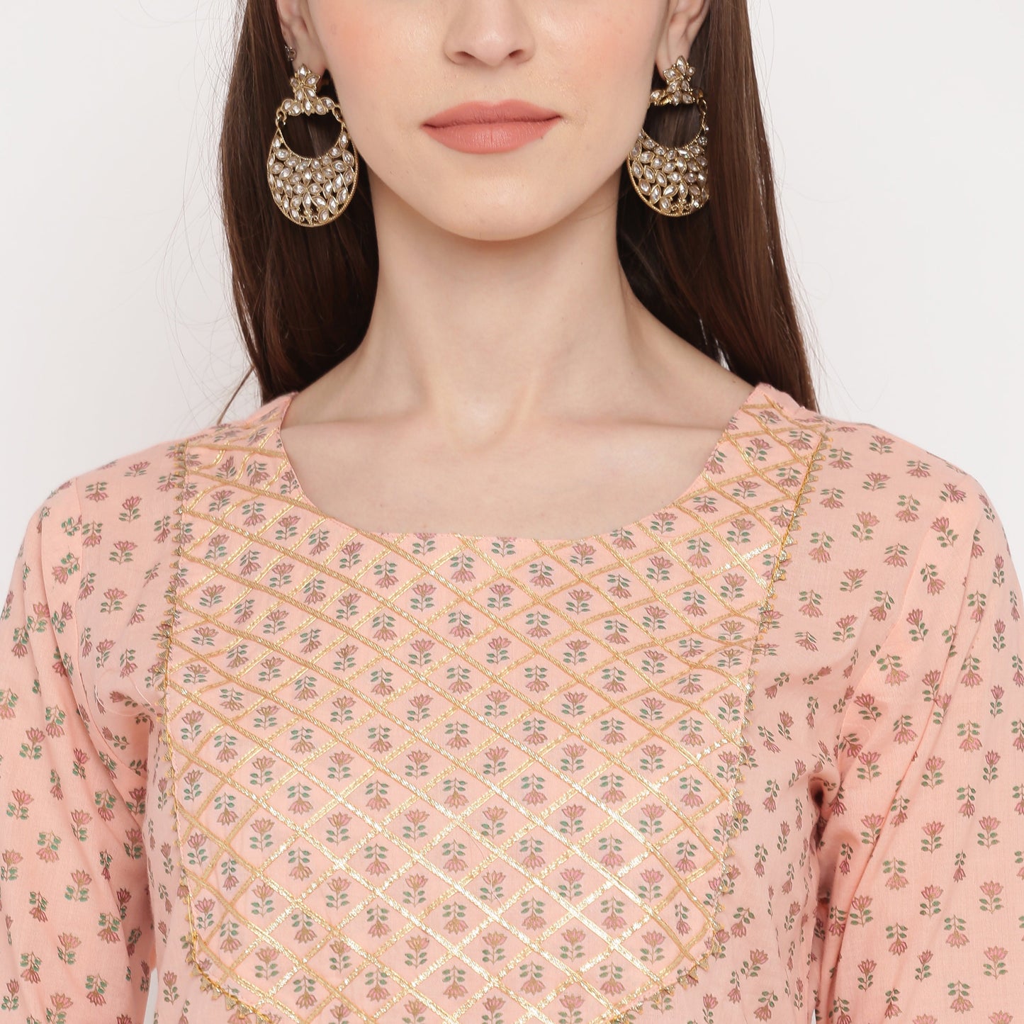 Women's Foil Print & Gota Patti Work Straight Cotton Peach Kurta,Pant & Dupatta