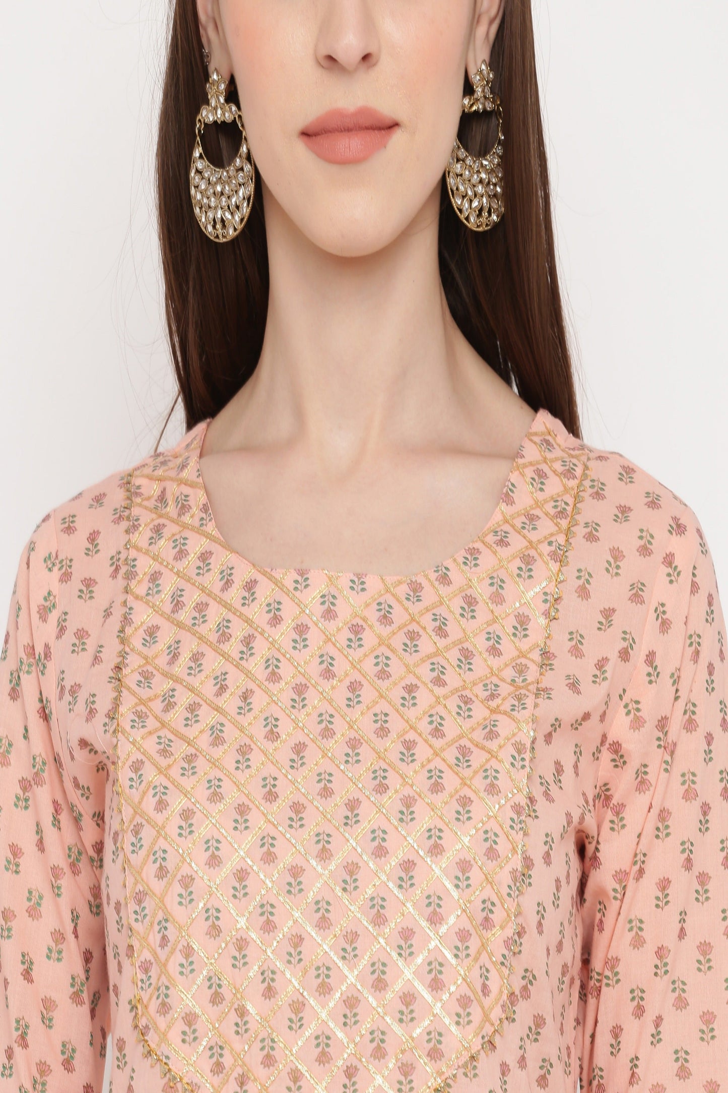 Women's Foil Print & Gota Patti Work Straight Cotton Peach Kurta,Pant & Dupatta