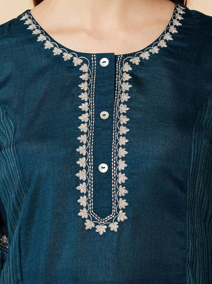 Women's Teal Yoke Design Kurti with Trousers