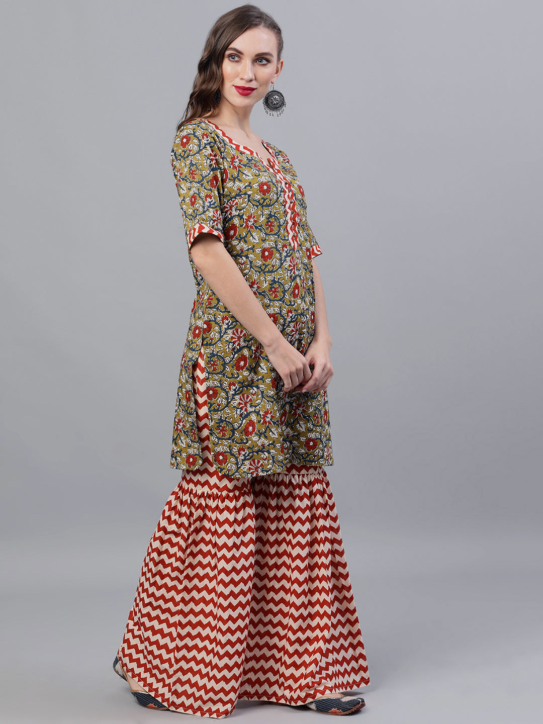 Women's Green Chevrons Print Kurta Sharara With Dupatta