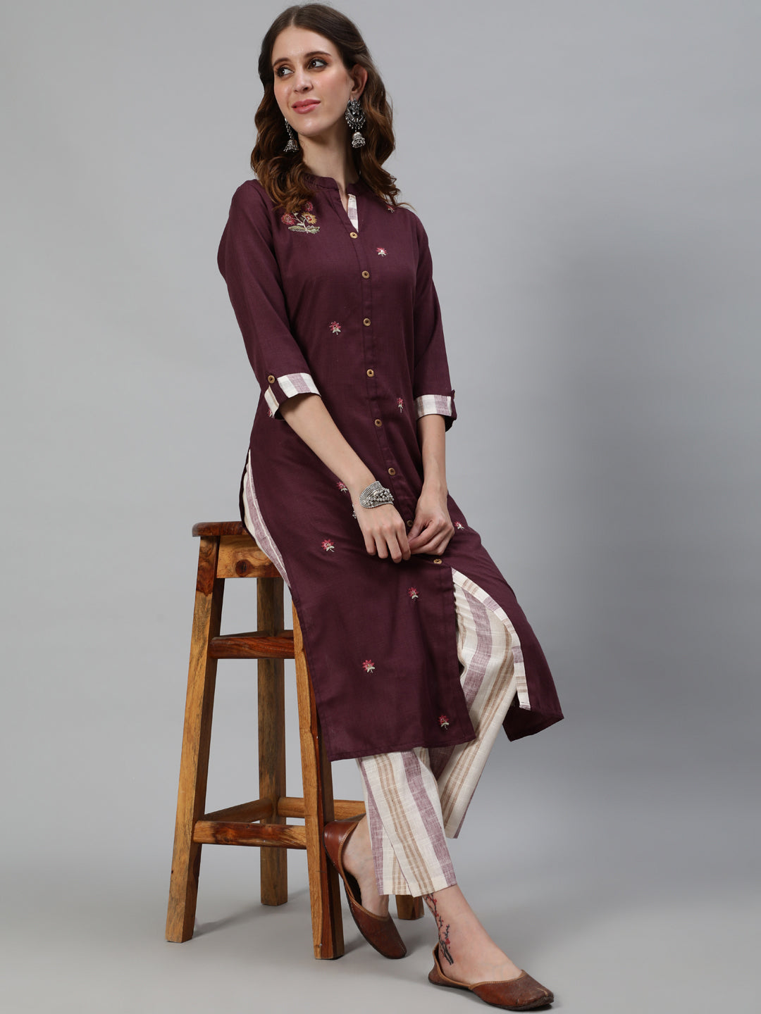 Women's Floral Embroidered Straight Kurta with Pant