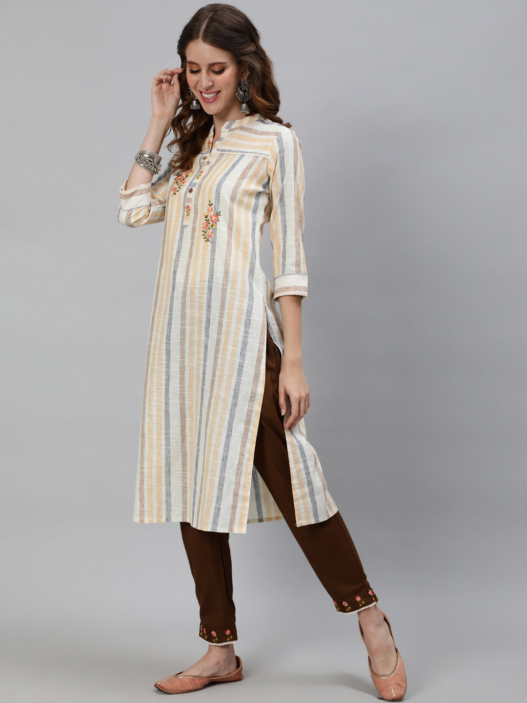 Women's Green Embroidered Kurta With Pant