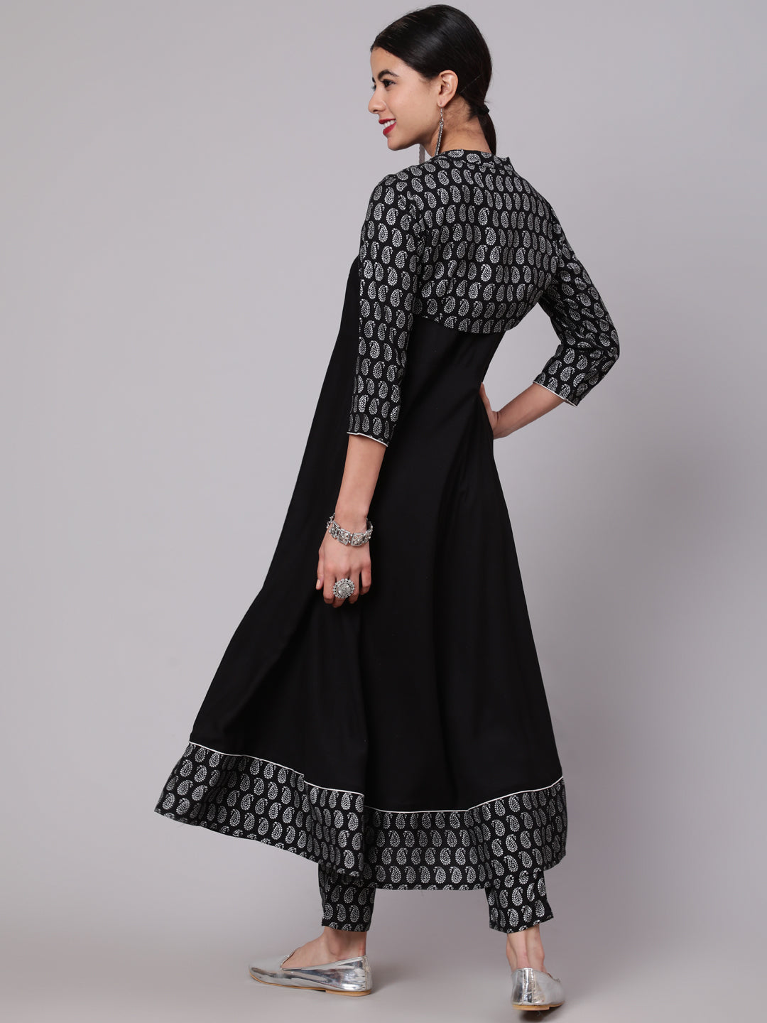 Color_Black