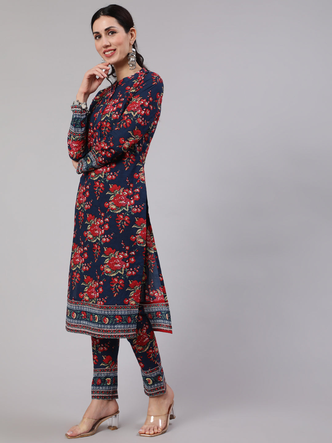 Women's Navy Blue Floral Print Straight Kurta With Pant