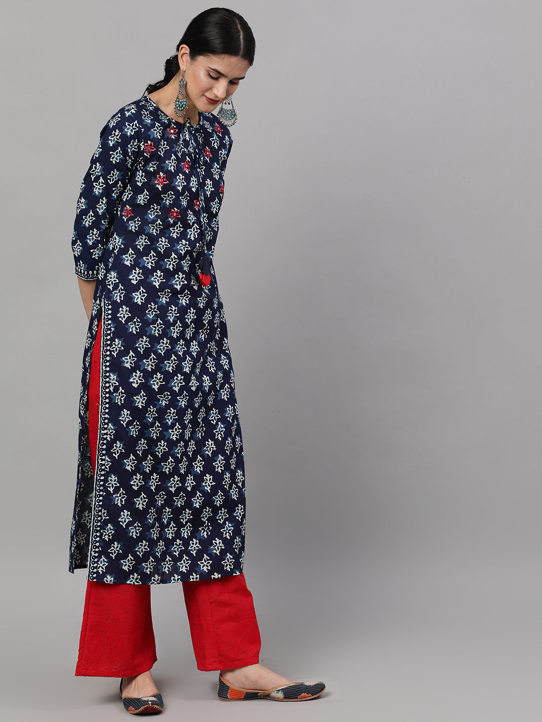 Women's Indigo Printed Kurta With Embroidered Details