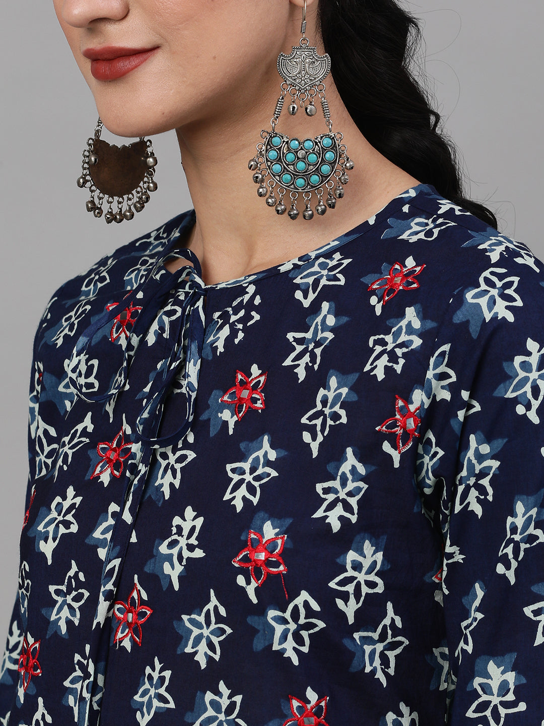 Women's Indigo Printed Kurta With Embroidered Details