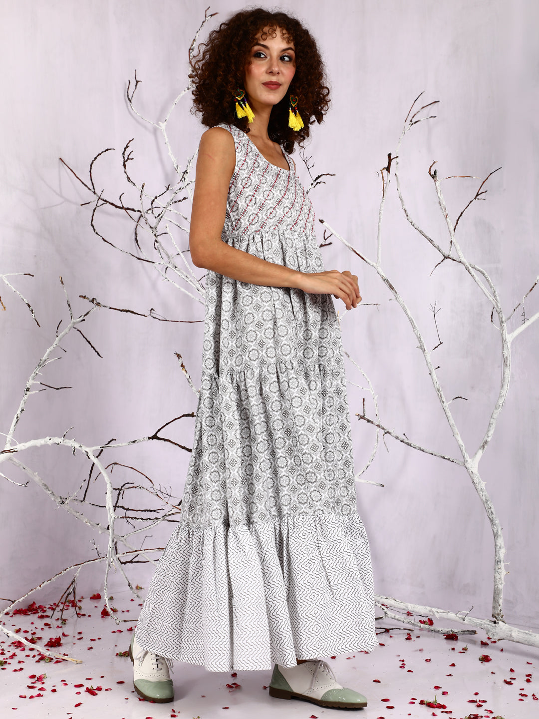 Women's White Floral Print Sequin Tiered Maxi Dress