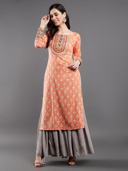 Women's Peach Printed Kurta With Lace Details