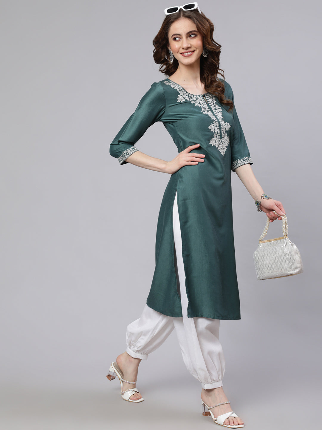 Women's Blue Embroidered Straight Kurta