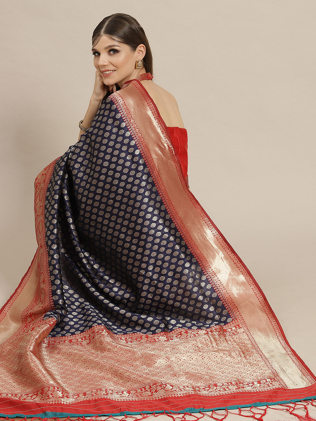 Women's Navy Blue Golden Zari Work Banarsi Saree With Blouse Piece