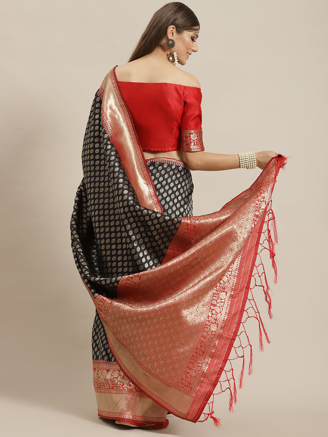 Women's Black Gold Zari Work Banarasi Saree With Blouse Piece