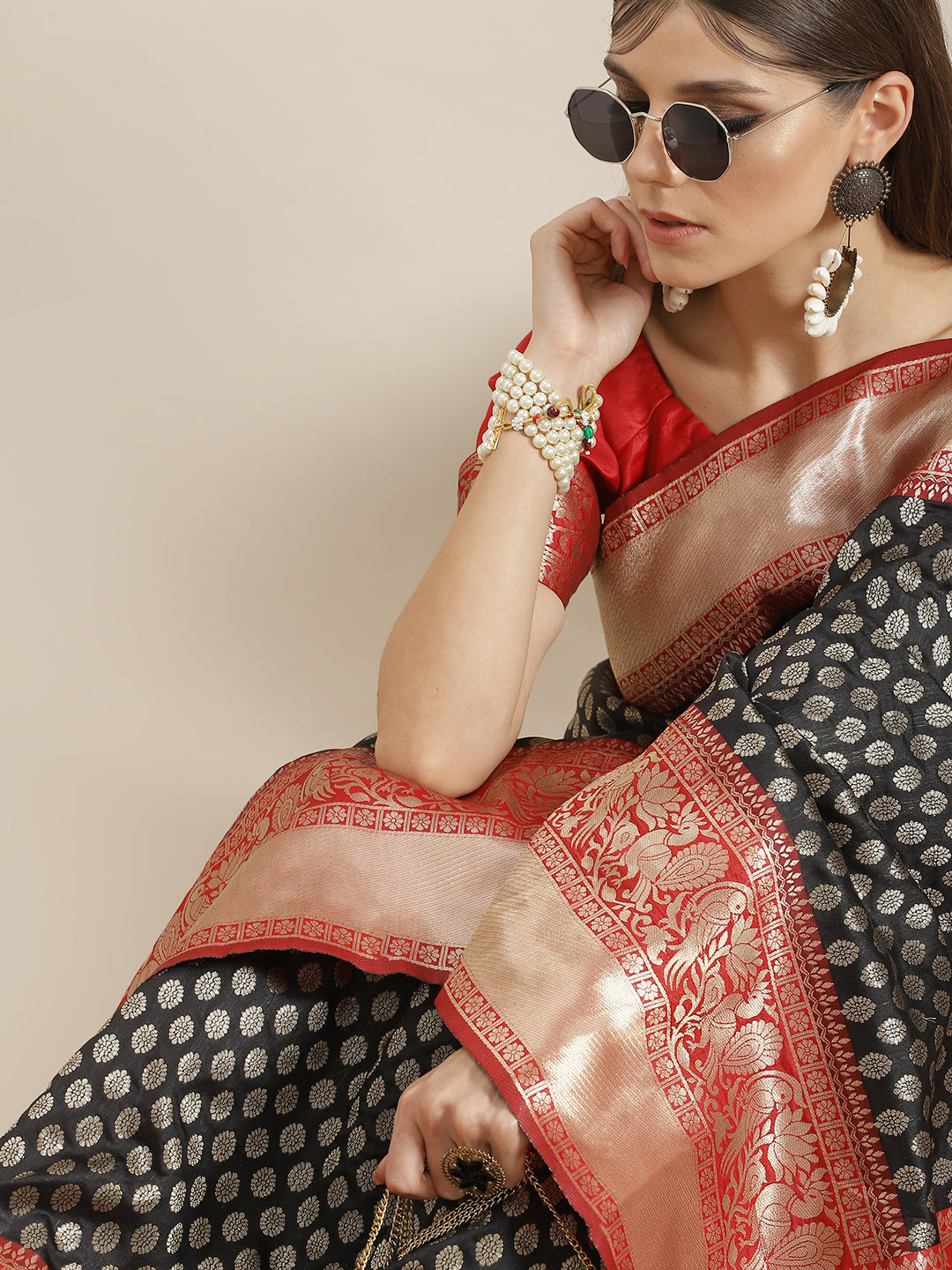 Women's Black Gold Zari Work Banarasi Saree With Blouse Piece