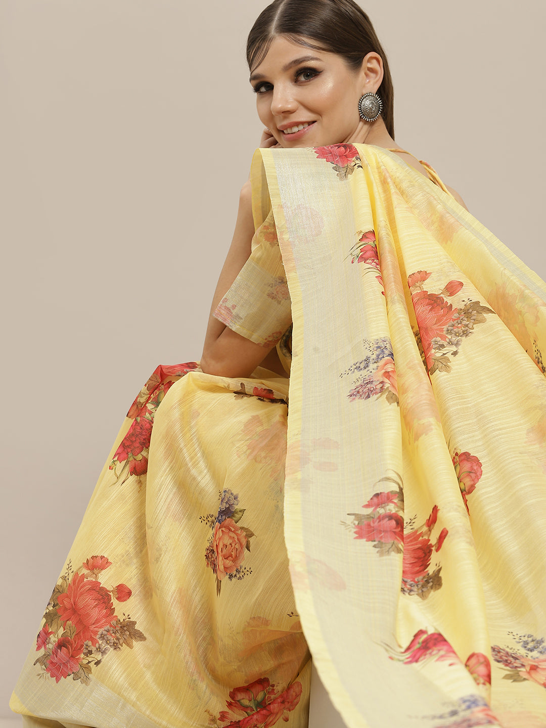 Women's Yellow Floral Print Saree With Blouse Piece