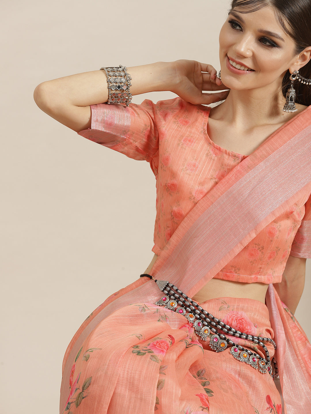 Women's Peach Floral Print Saree With Blouse Piece