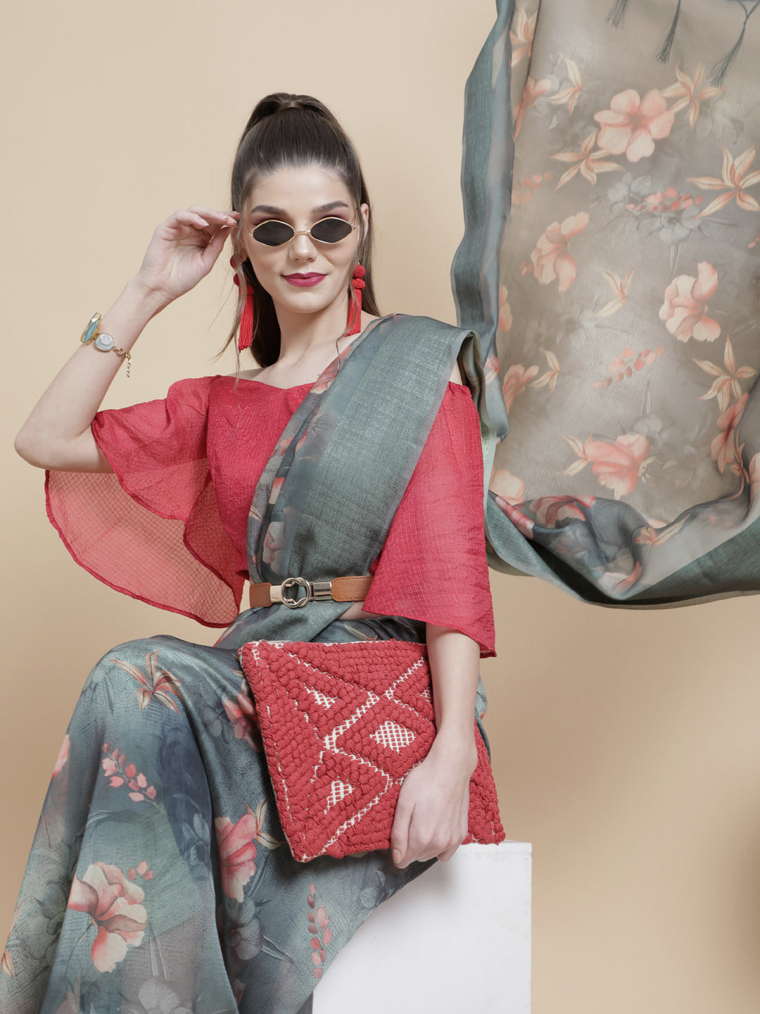Women's Green Floral Print Saree with Blouse Piece