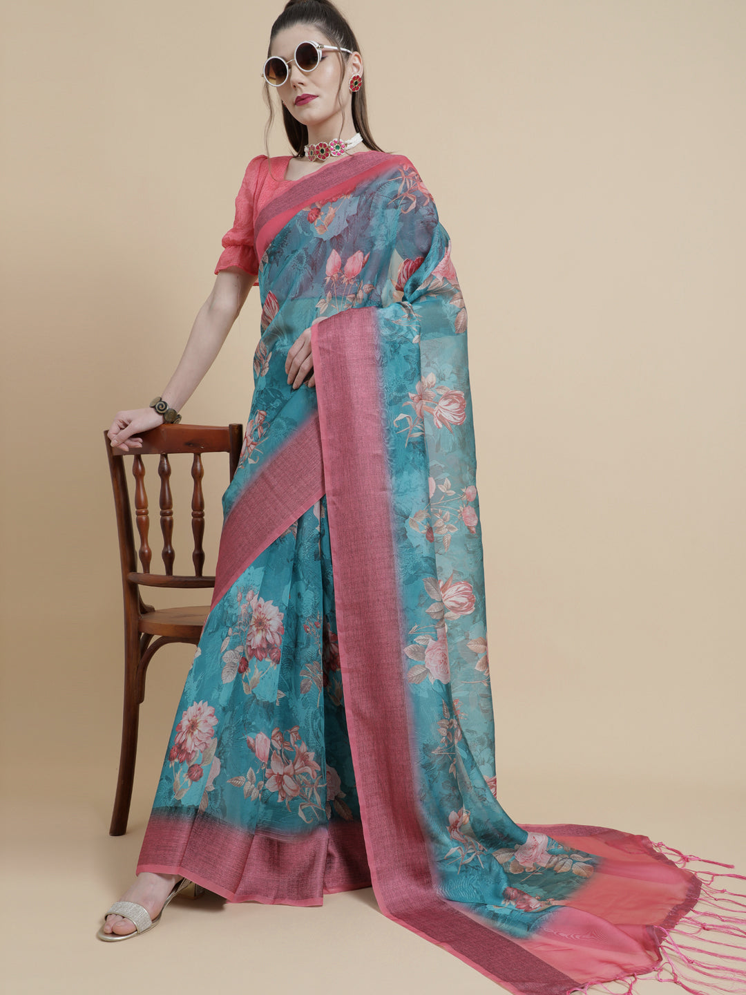 Women's Blue Floral Print Saree With Blouse Piece