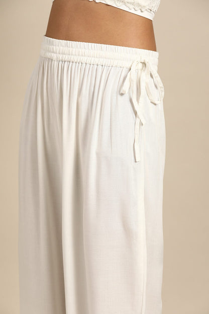 Women's White Loose Fit Solid Regular Trousers