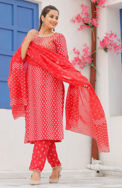 Women's Rayon Red Bhandej Printed Embroidered Kurta With Pant And Dupatta Set