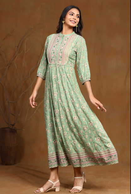 Women's Pistagreen Rayon Printed A-line Gown