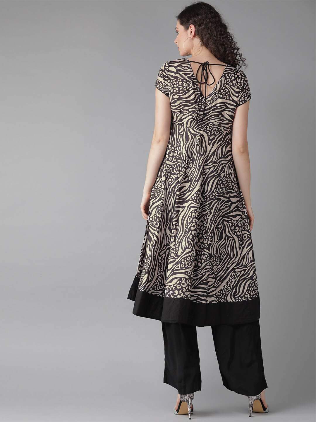 Women's  Beige & Black Printed Anarkali Kurta