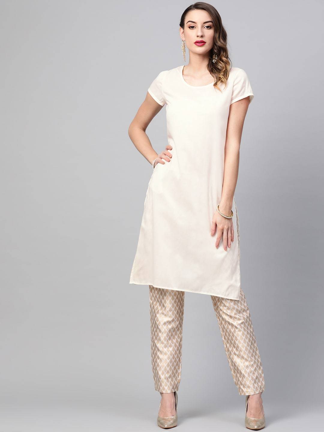 Women's  Off-White & Peach-Coloured Solid Straight Kurta with Ethnic Jacket