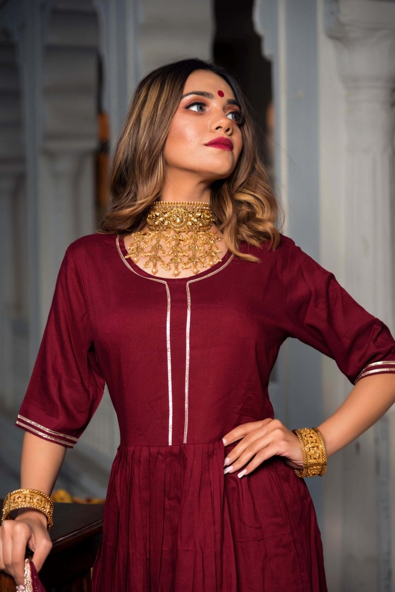 Women's Gotta Jaal Maroon Cotton Anarkali With Jaal Lace Work Cotton Dupatta