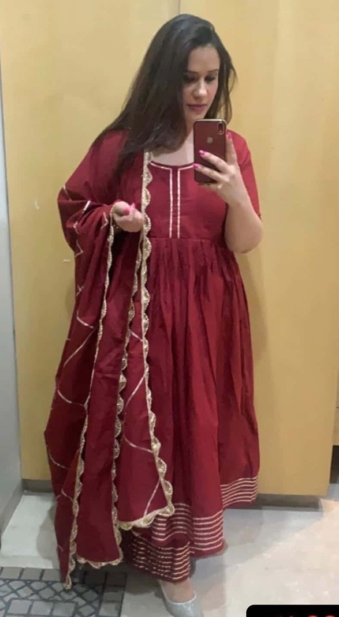 Women's Gotta Jaal Maroon Cotton Anarkali With Jaal Lace Work Cotton Dupatta