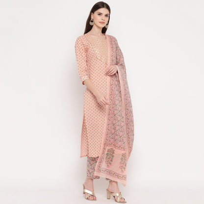 Women's Foil Print & Gota Patti Work Straight Cotton Peach Kurta,Pant & Dupatta