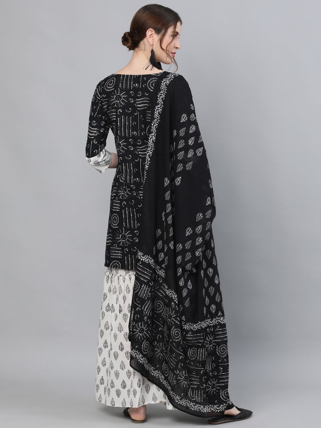 COLOR_Black