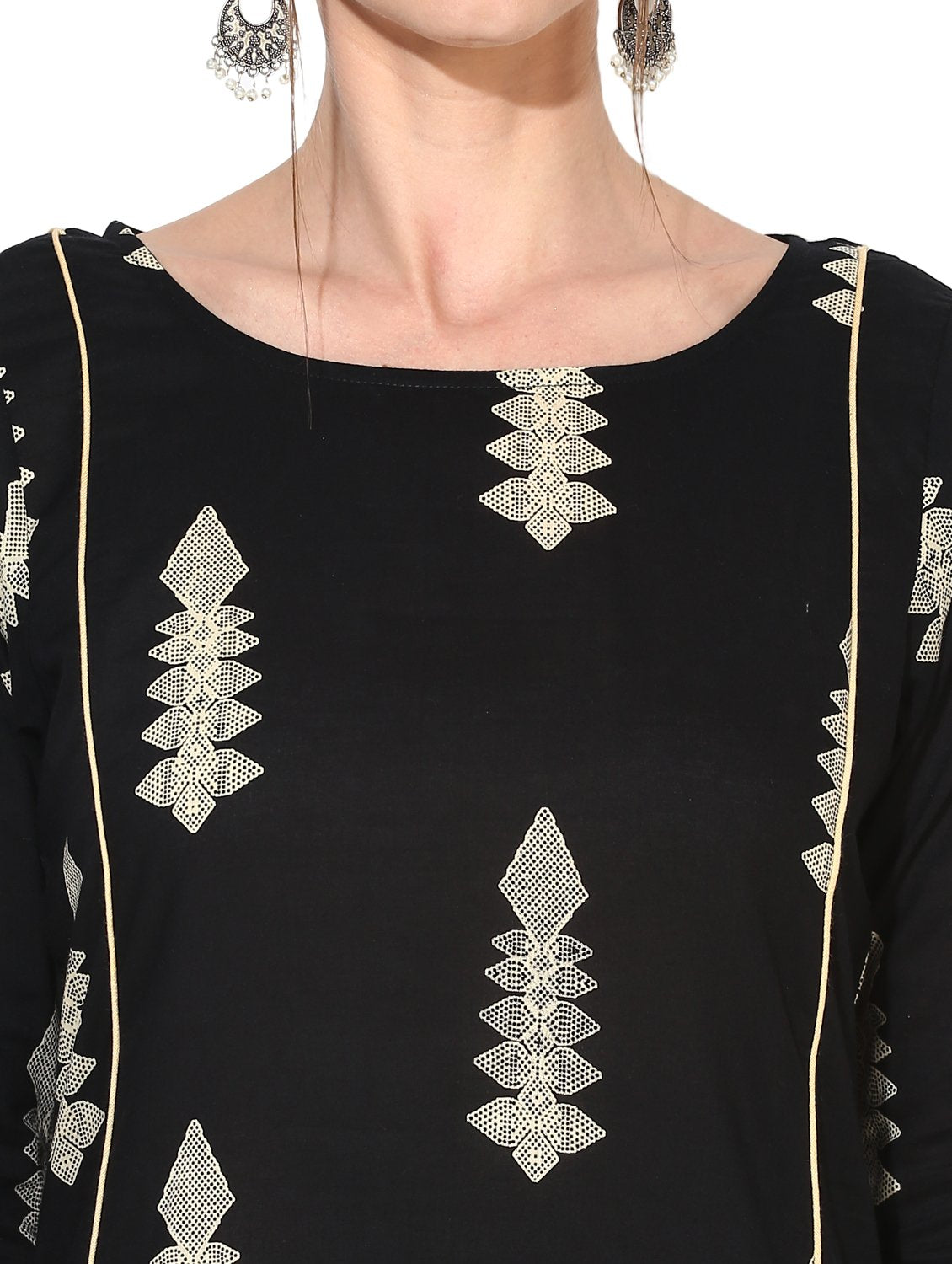 Women's Black Cotton Blend Printed 3/4 Sleeve Round Neck Casual Kurta Set