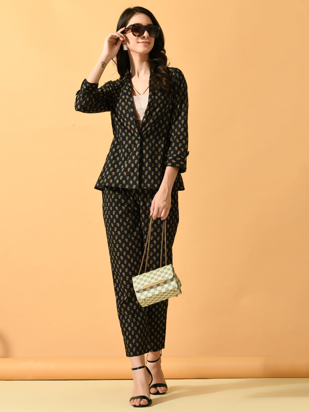 Color_Black