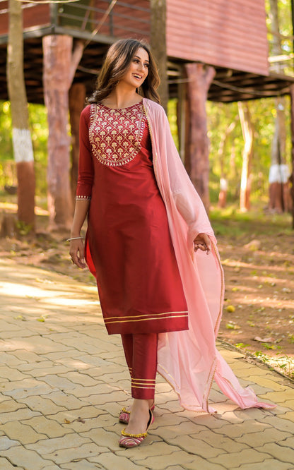 Color_Maroon