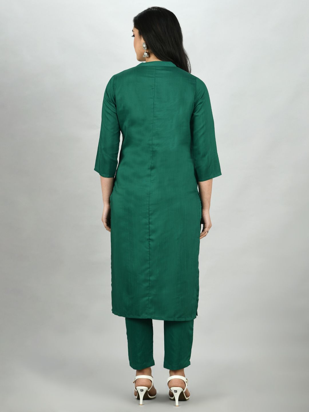 Women's Green Silk Blend Solid 3/4 Sleeve Mandarin Neck Casual Kurta Pant Dupatta Set
