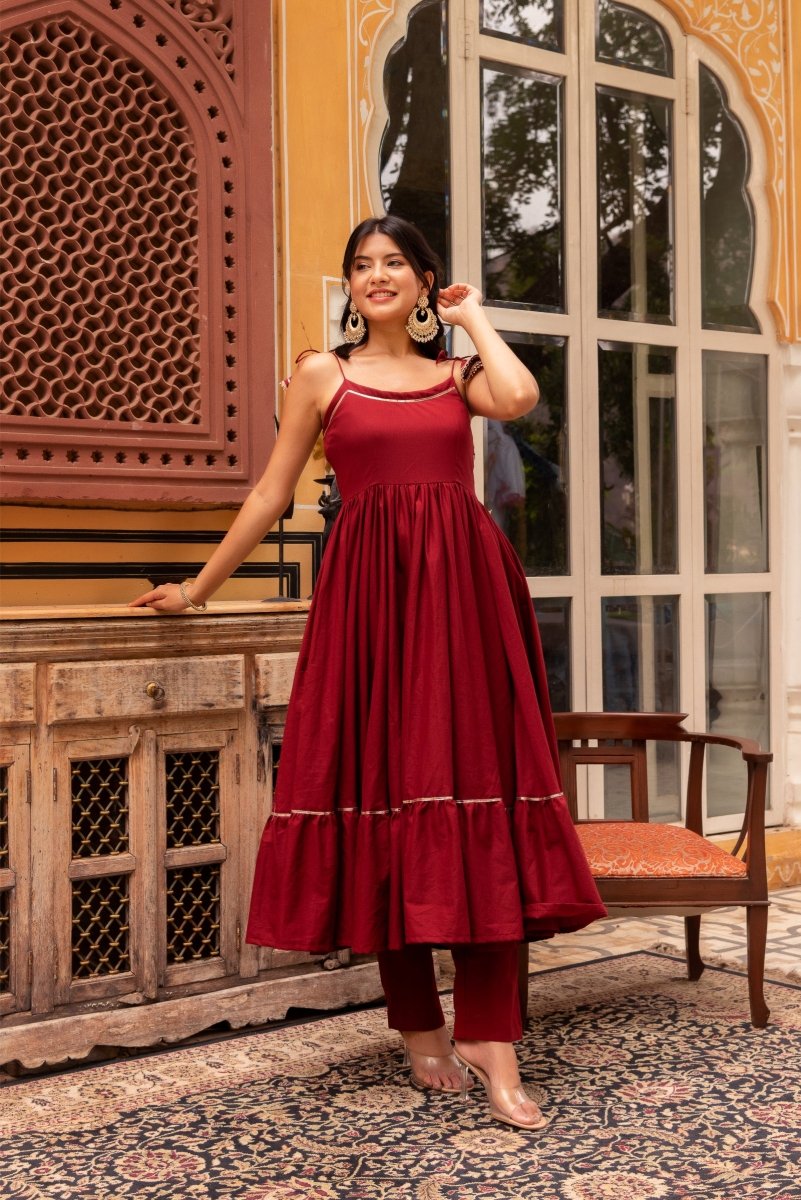 Women's Suhnari Maroon Cotton Tiered Anarkali Set With Cotton Gota Patti Dupatta