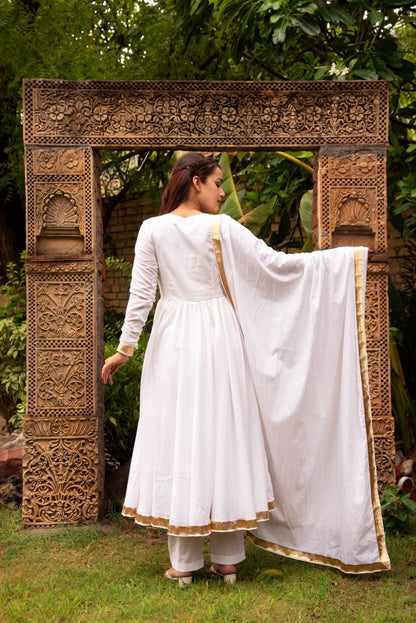 Women's Sunhari Mahira White Cotton Gota Patti Anarkali Set With Cotton Dupatta
