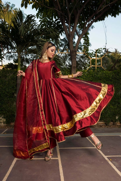 Women's Taffeta Silk Maroon Anarkali With Organza Dupatta Set