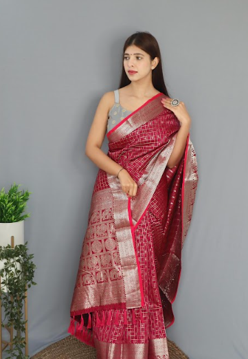 Women's Banarasi Soft Silk Checks Woven Saree Pink