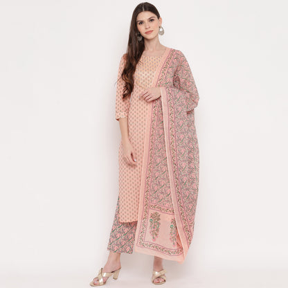 Women's Foil Print & Gota Patti Work Straight Cotton Peach Kurta,Pant & Dupatta
