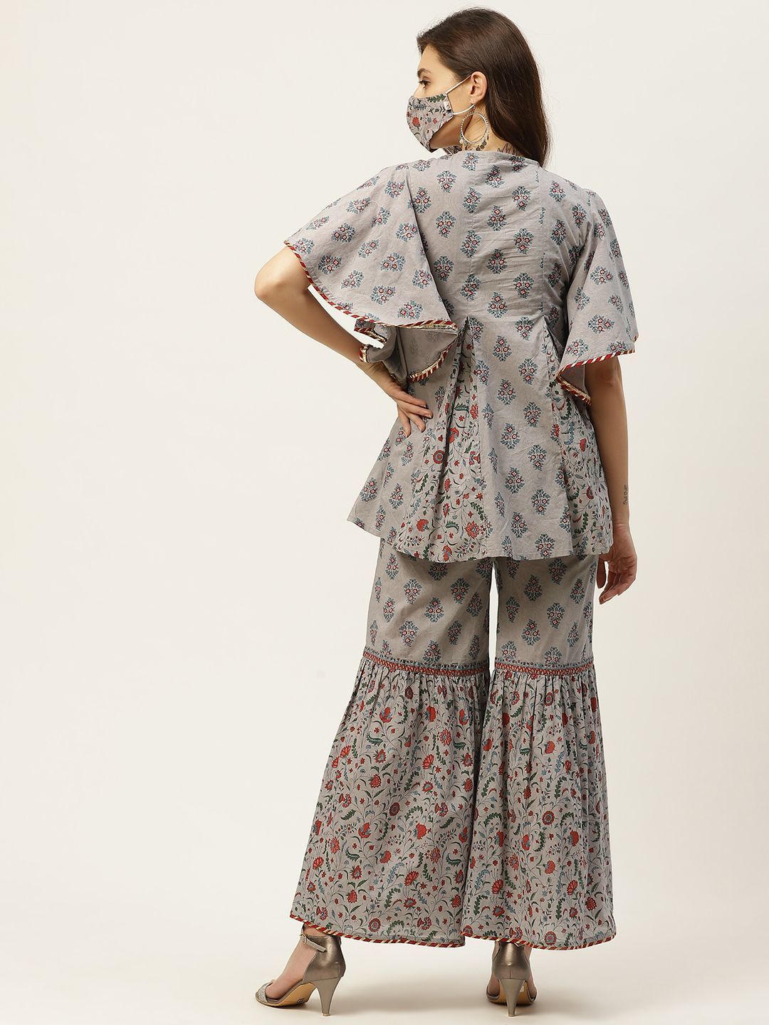 Women's Floral Print Tunic Sharara Set With Mask