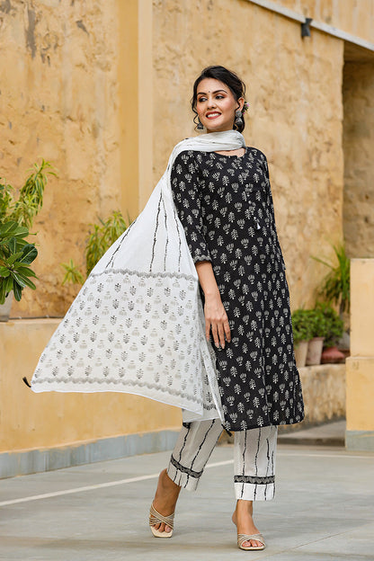 Women's Cotton Blend Printed Kurta Pant Dupatta Set